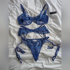 Lounge Tyra Blue Lace Lingerie Set